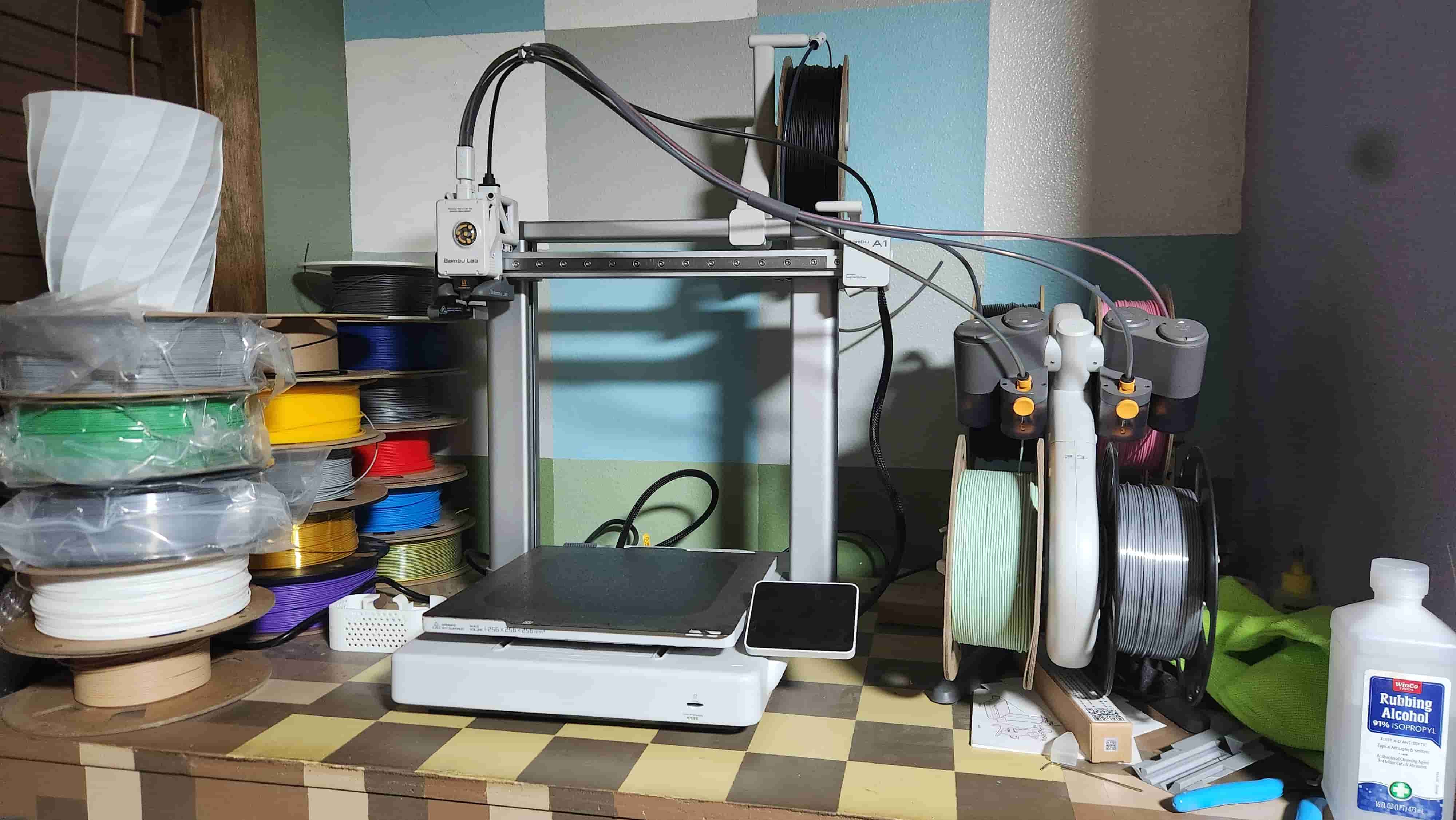 picture of a bambu lab A1 3d printer